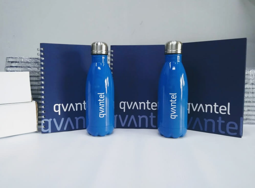 MATERIAL POP – SOUVENIRS: CUADERNOS Y TERMOS PERSONALIZADOS